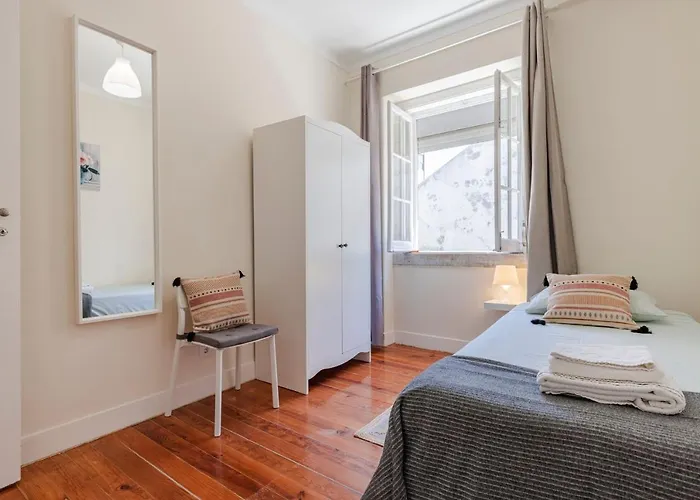Gloria's Terrace By Lovelystay Apartman