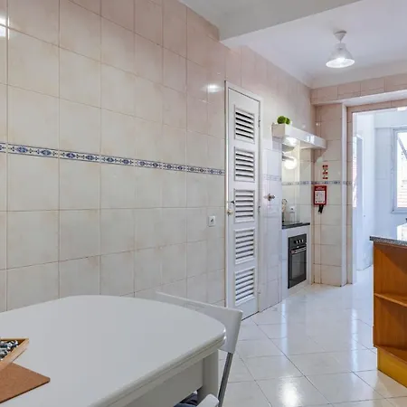 Gloria's Terrace By Lovelystay Apartment Lisbon