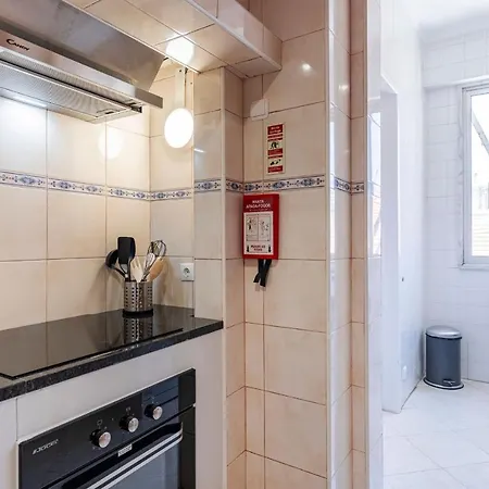 Apartment Gloria's Terrace By Lovelystay Lisbon