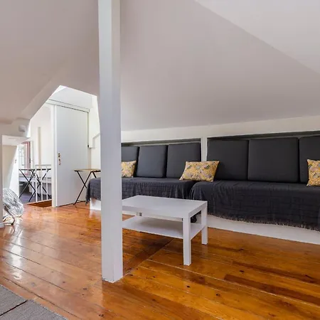 Apartment Gloria's Terrace By Lovelystay Lisbon