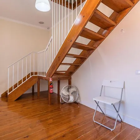 Gloria's Terrace By Lovelystay Apartment